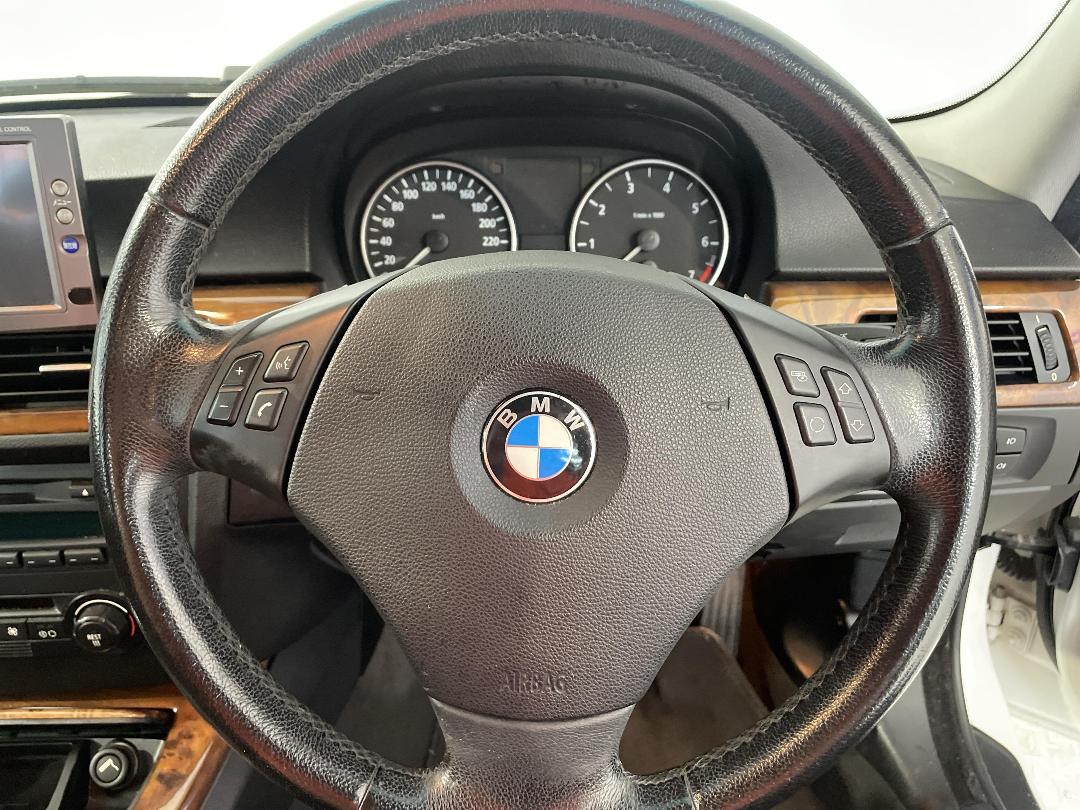 Photo '27' of BMW 323I Photo '27' of BMW 323I