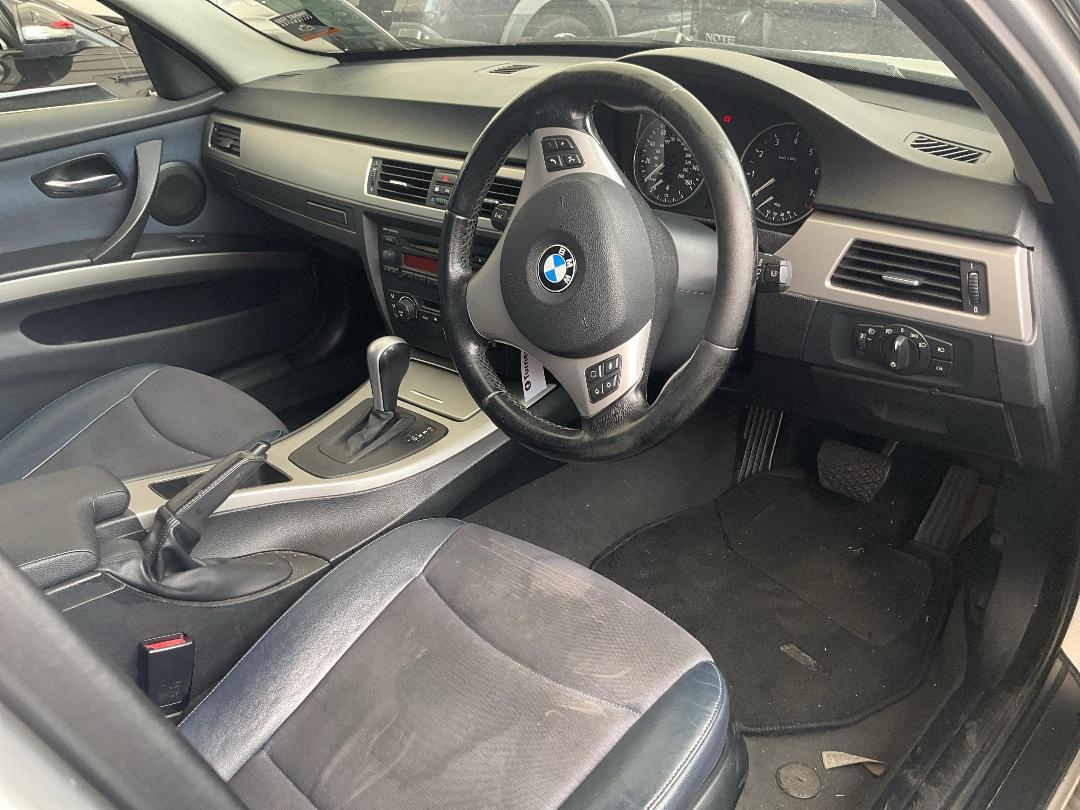 Photo '7' of BMW 325I SE Touring Auto Photo '7' of BMW 325I SE Touring Auto