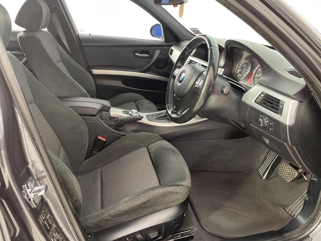 Photo '16' of BMW 330I