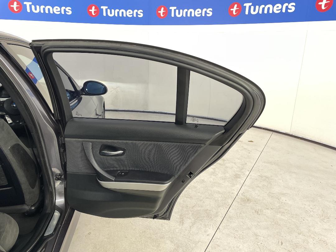 Photo '19' of BMW 330I