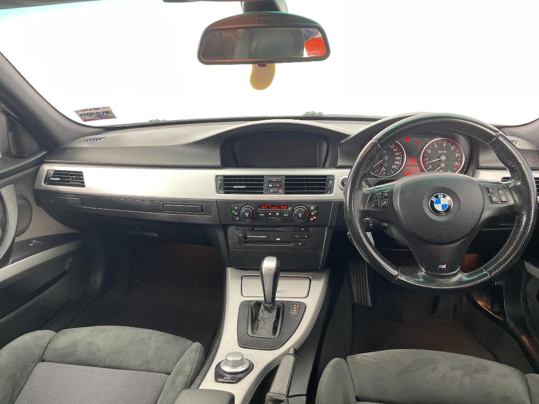 Photo '17' of BMW 330I