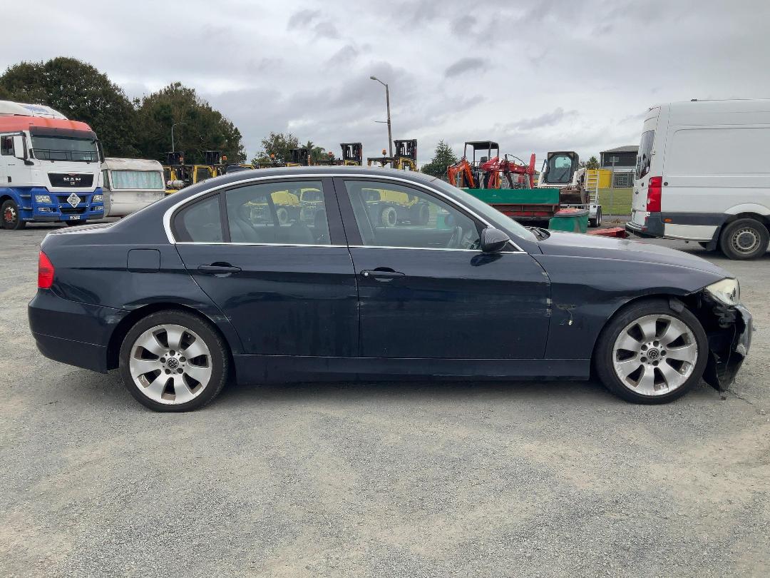 Photo '2' of BMW 330I