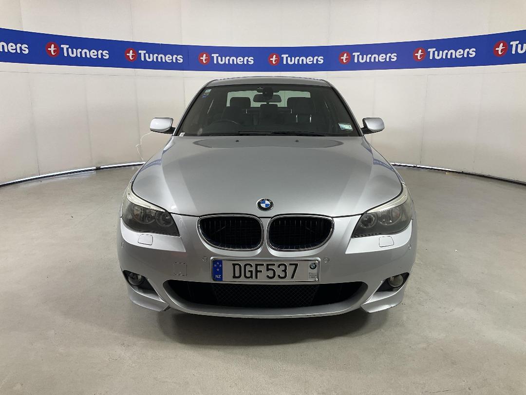 Photo '2' of BMW 5 Series Photo '2' of BMW 5 Series