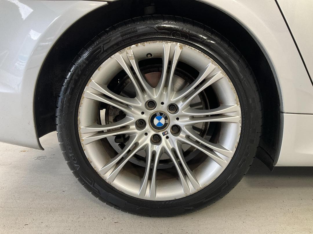 Photo '12' of BMW 5 Series Photo '12' of BMW 5 Series