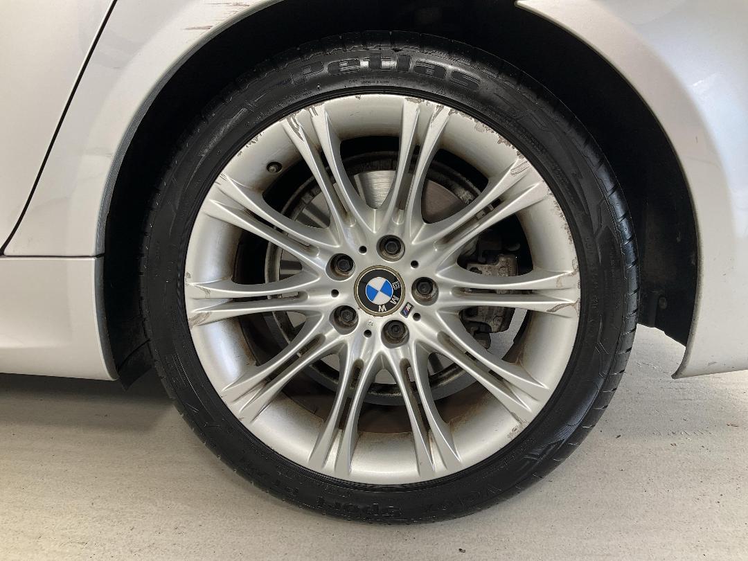 Photo '11' of BMW 5 Series Photo '11' of BMW 5 Series