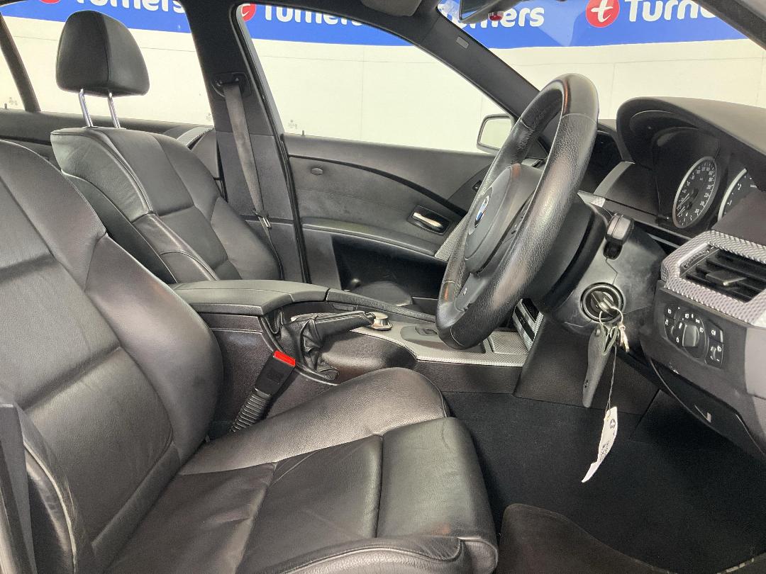 Photo '16' of BMW 5 Series Photo '16' of BMW 5 Series