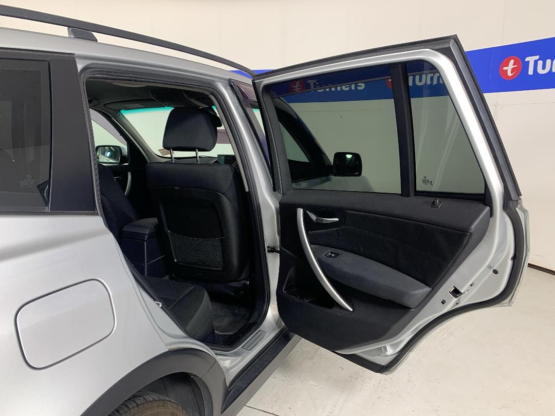 Photo '17' of BMW X3 2.5SI Photo '17' of BMW X3 2.5SI