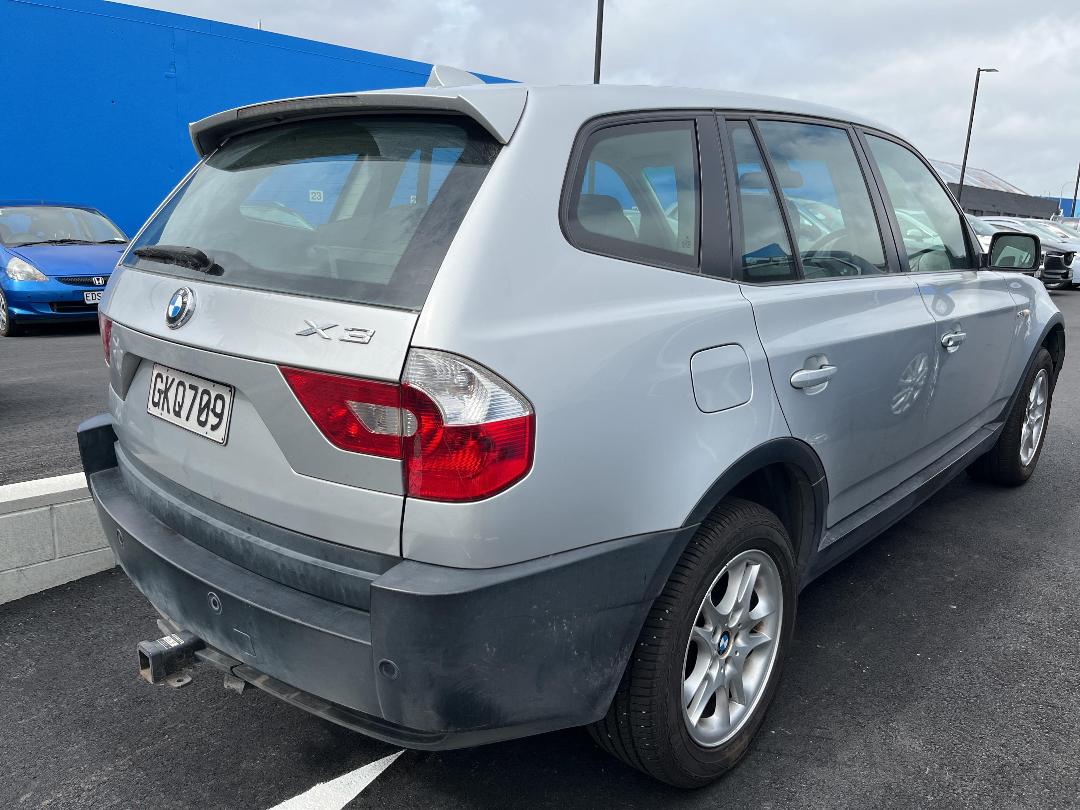 Photo '4' of BMW X3 2.5I