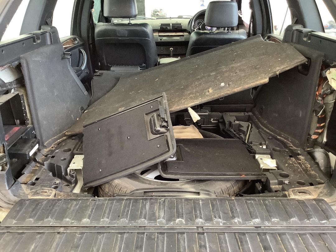 Photo '8' of BMW X5 SAV E53