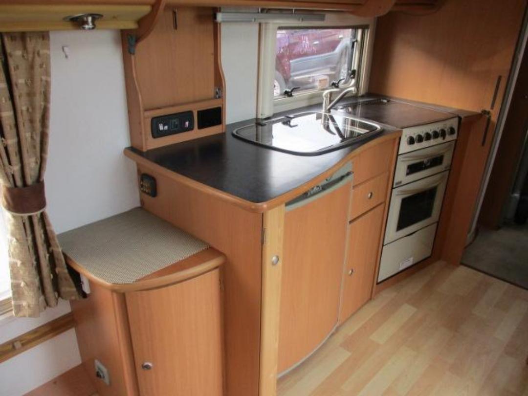 Photo '14' of Caravan Avondale Landranger 6400EB Caravan Photo '14' of Caravan Avondale Landranger 6400EB Caravan