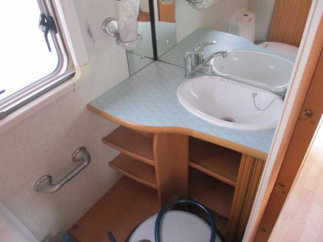 Photo '23' of Caravan Avondale Landranger 6400EB Caravan Photo '23' of Caravan Avondale Landranger 6400EB Caravan