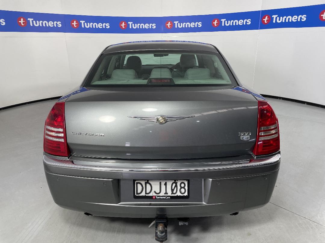 Photo '6' of Chrysler 300