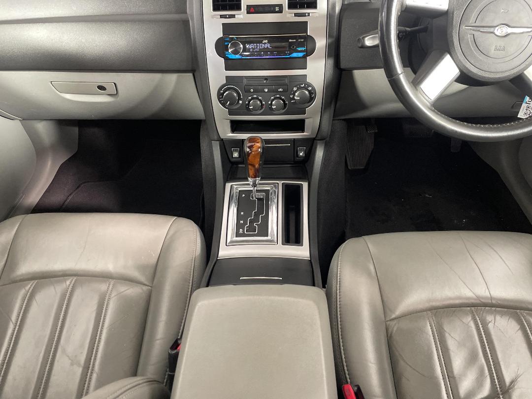 Photo '18' of Chrysler 300