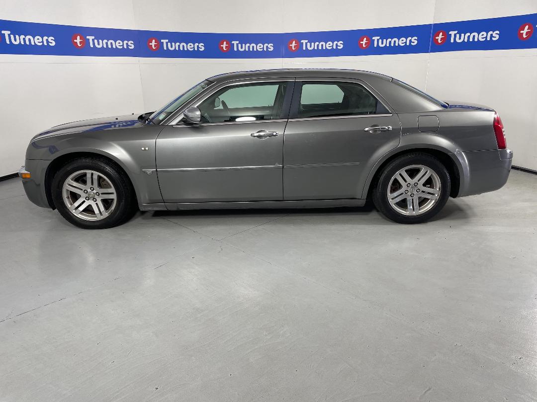 Photo '24' of Chrysler 300