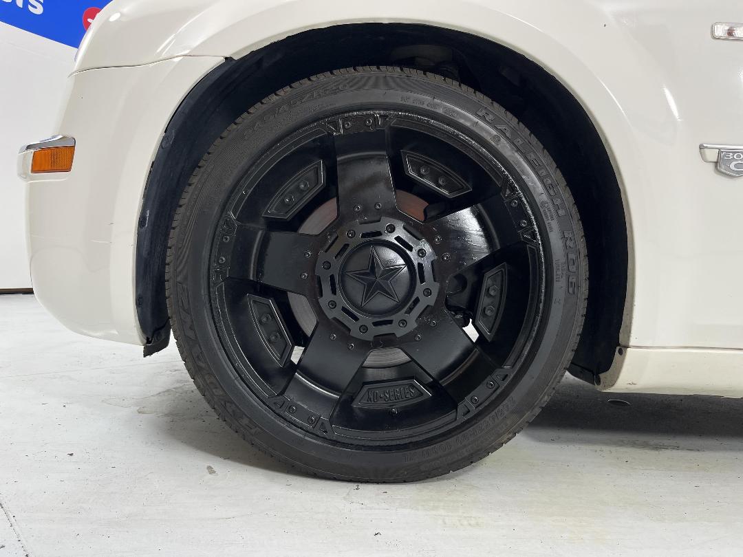 Photo '10' of Chrysler 300C Photo '10' of Chrysler 300C