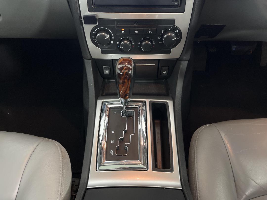 Photo '18' of Chrysler 300C Photo '18' of Chrysler 300C