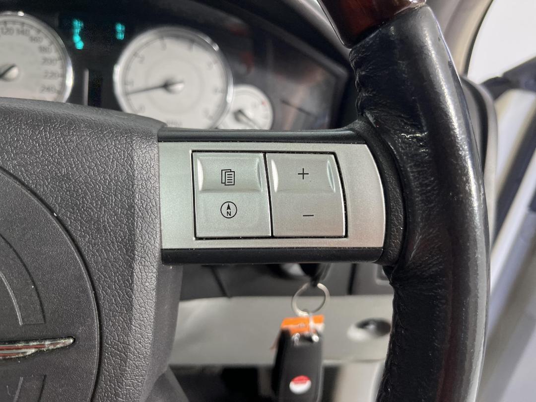 Photo '26' of Chrysler 300C Photo '26' of Chrysler 300C