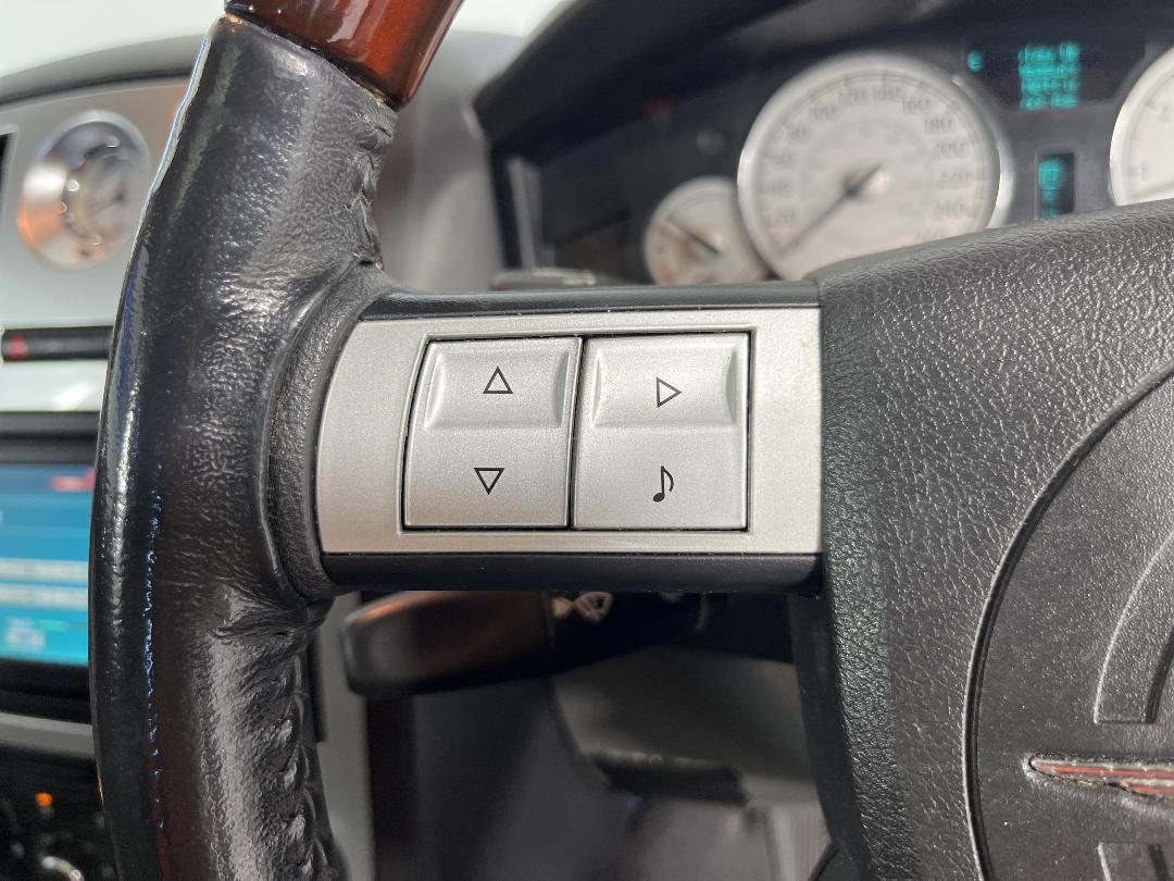 Photo '27' of Chrysler 300C Photo '27' of Chrysler 300C