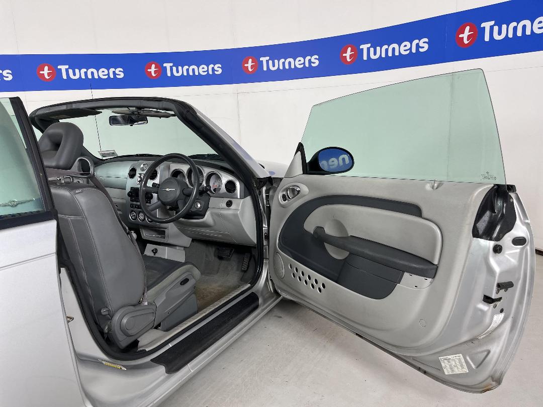 Photo '15' of Chrysler PT Cruiser Photo '15' of Chrysler PT Cruiser