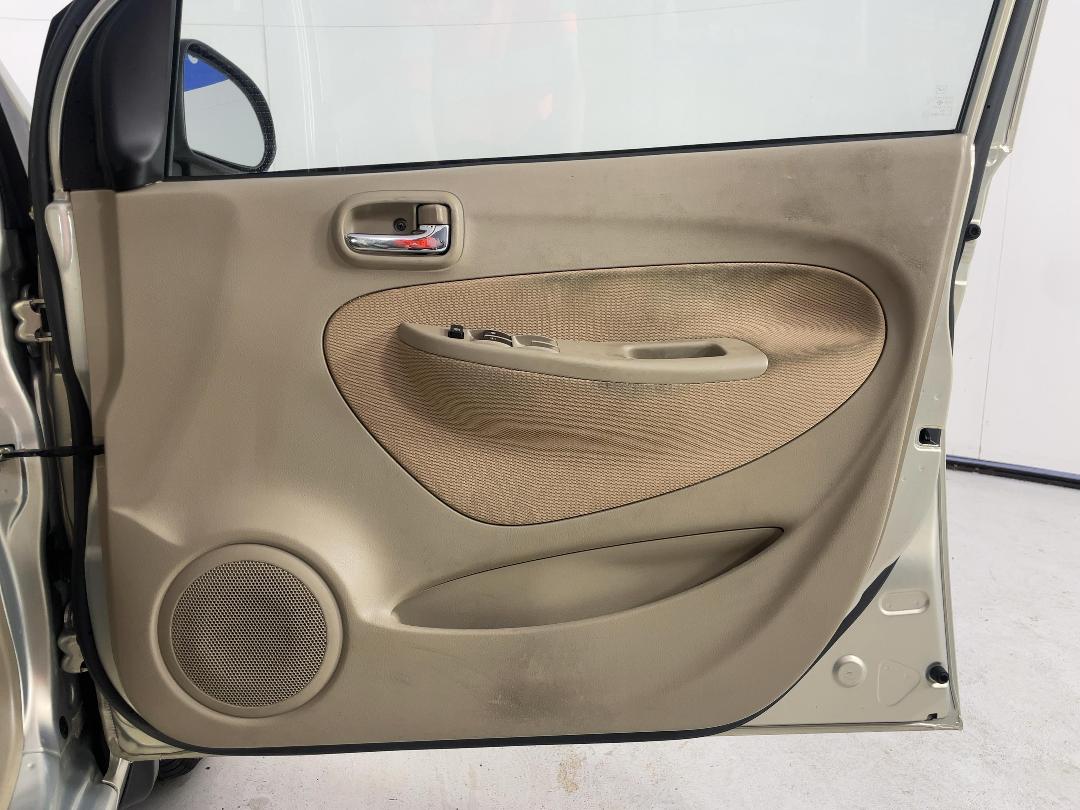 Photo '15' of Daihatsu Charade Photo '15' of Daihatsu Charade