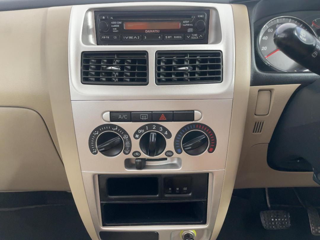 Photo '18' of Daihatsu Charade Photo '18' of Daihatsu Charade