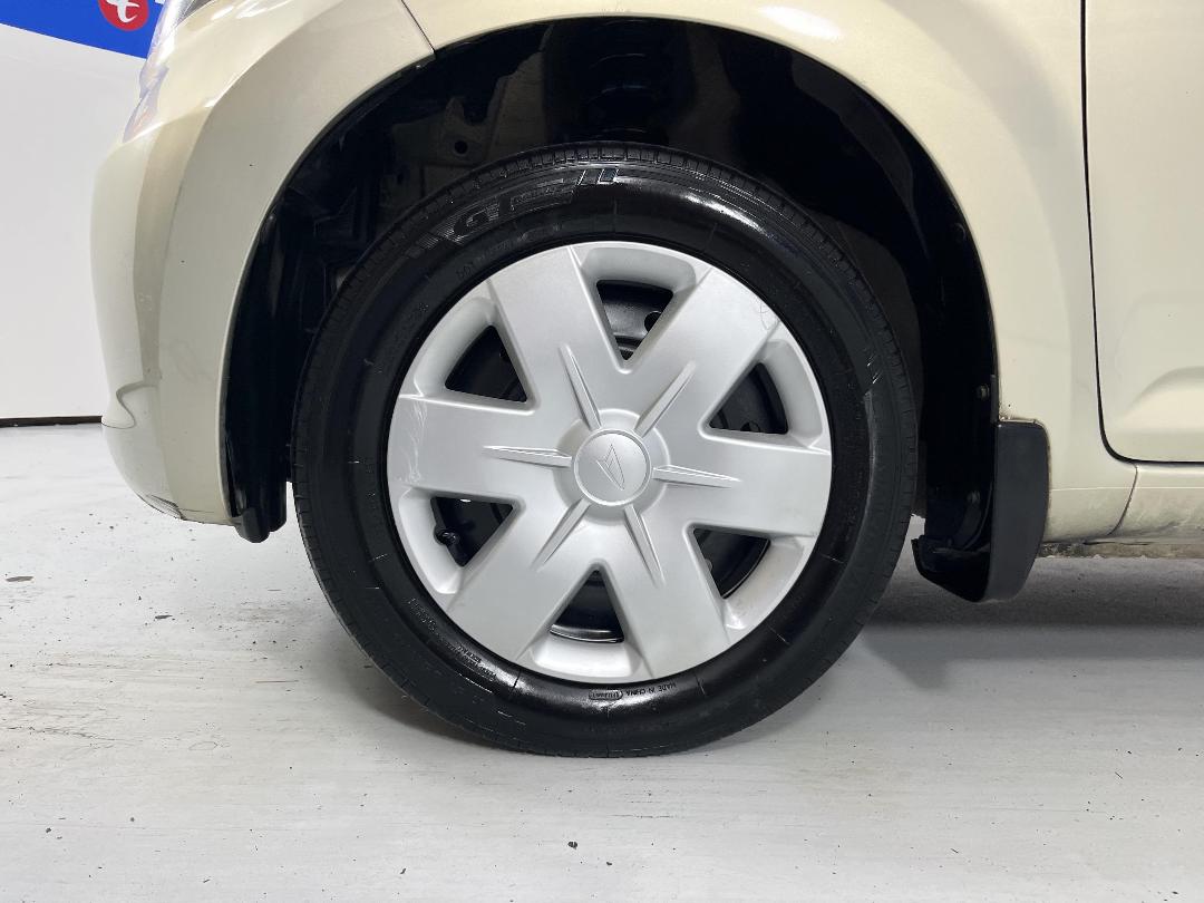 Photo '10' of Daihatsu Sirion