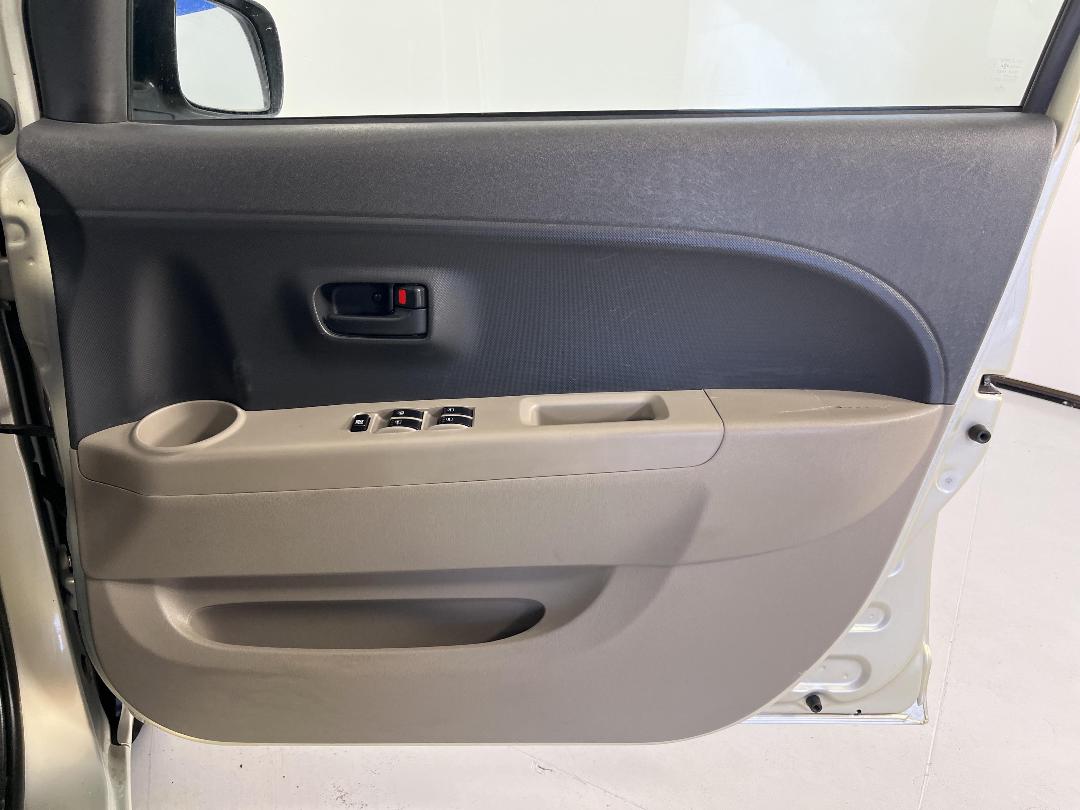 Photo '15' of Daihatsu Sirion