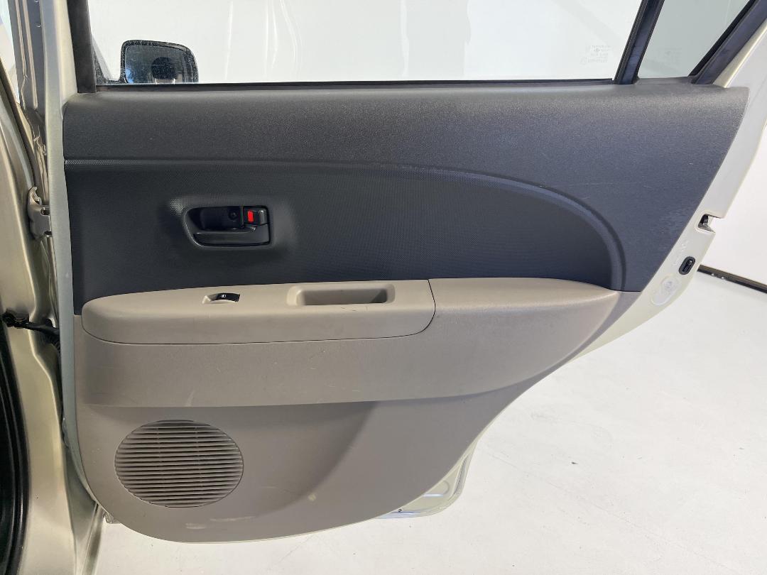 Photo '19' of Daihatsu Sirion