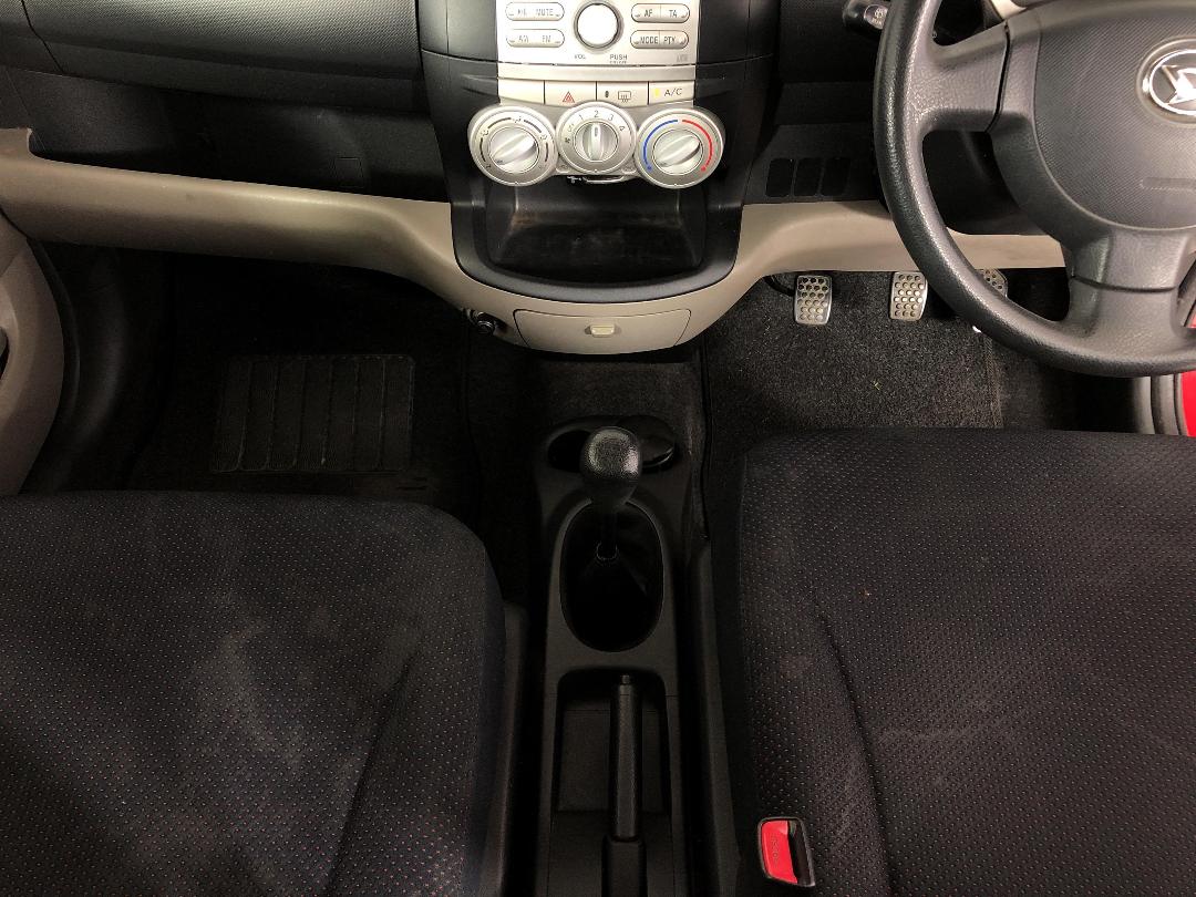 Photo '18' of Daihatsu Sirion