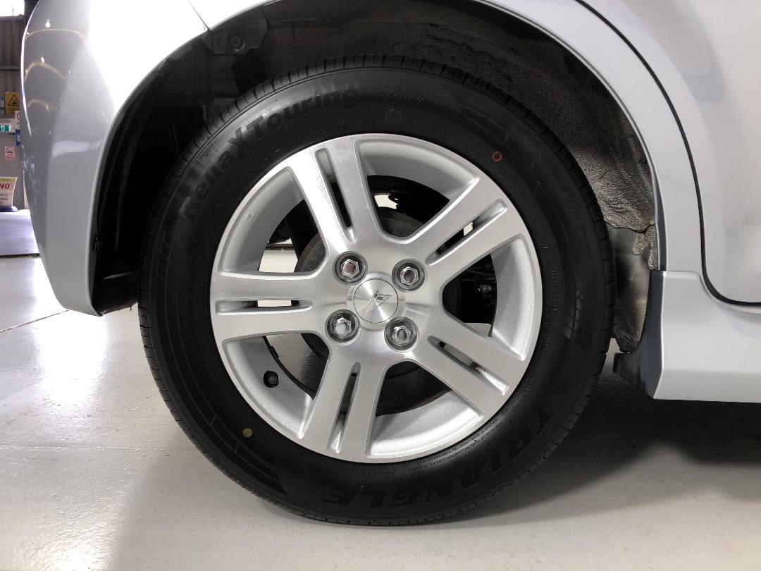 Photo '12' of Daihatsu Sirion