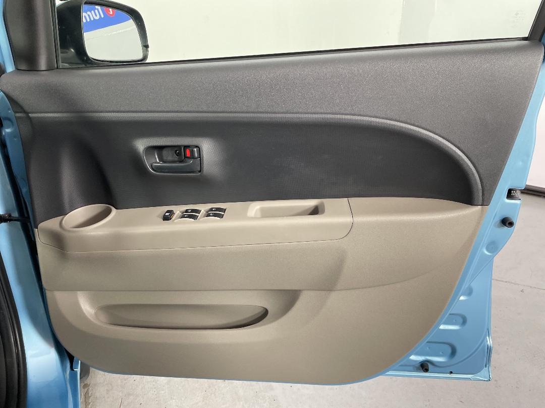 Photo '15' of Daihatsu Sirion Photo '15' of Daihatsu Sirion