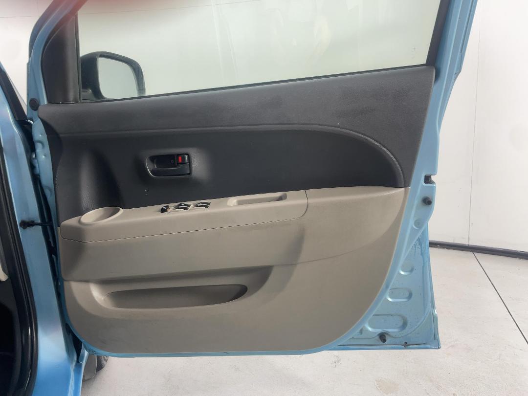 Photo '15' of Daihatsu Sirion