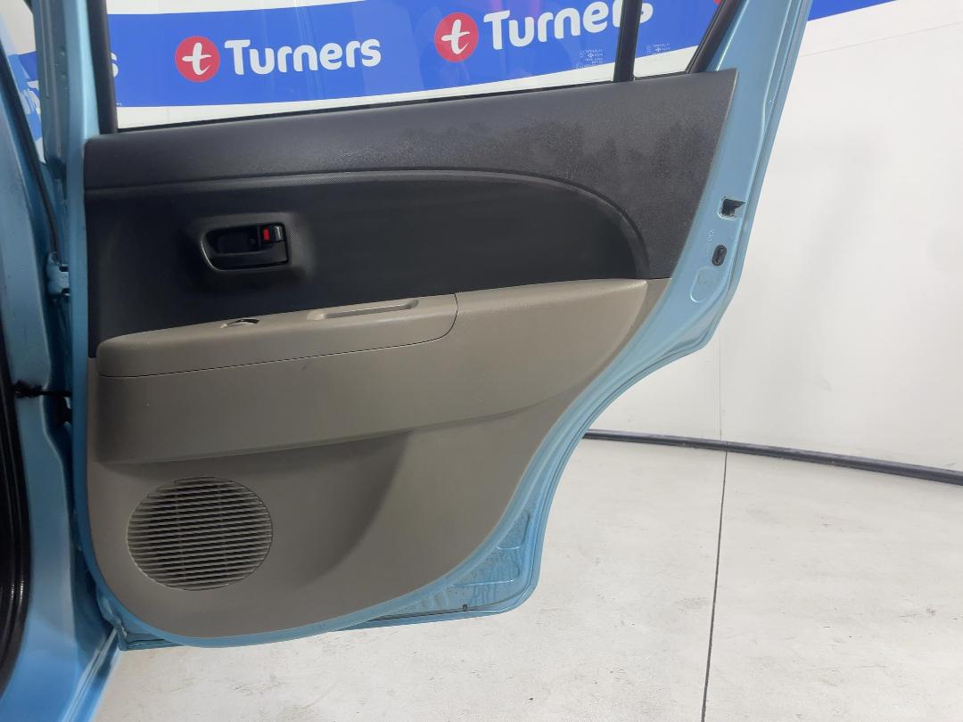 Photo '19' of Daihatsu Sirion