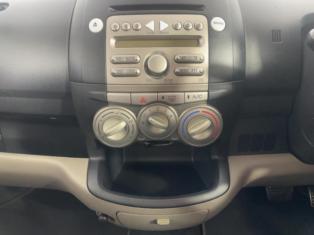 Photo '18' of Daihatsu Sirion