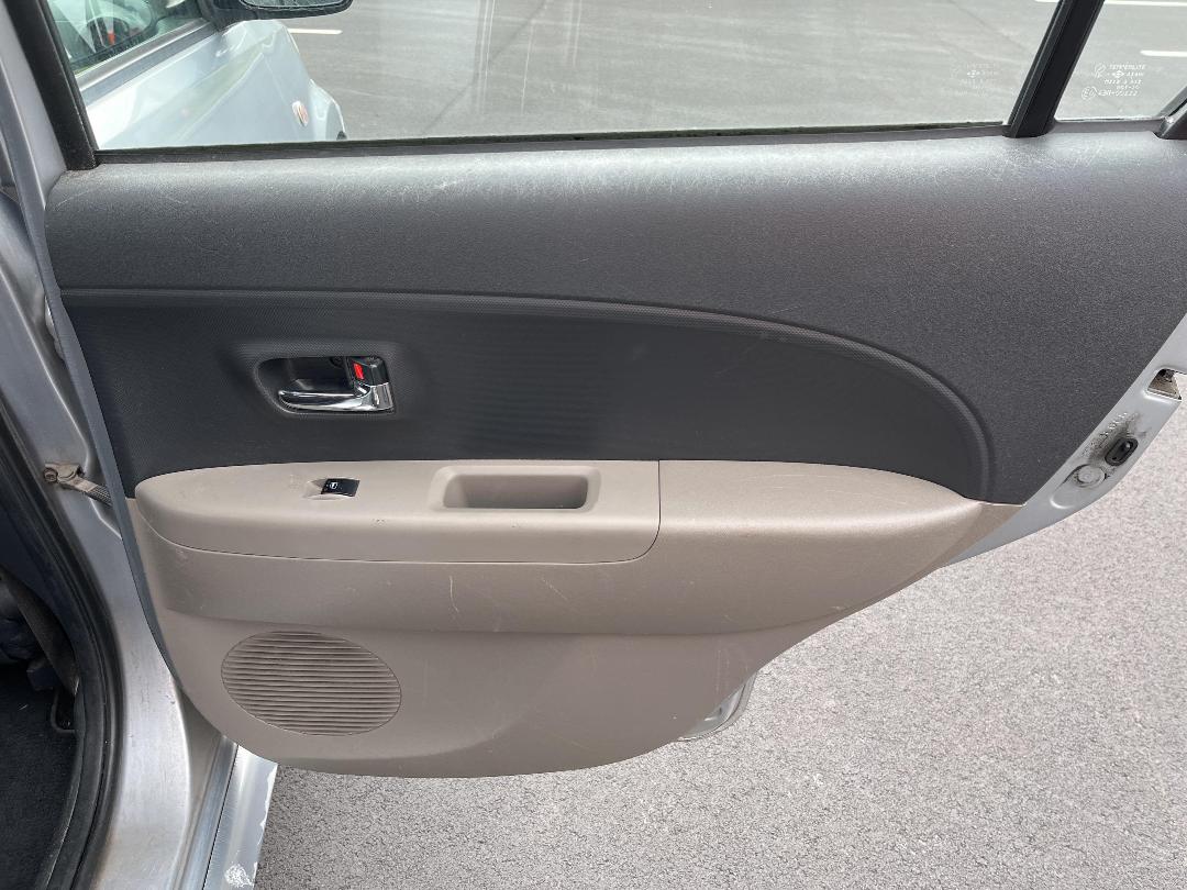 Photo '17' of Daihatsu Sirion GS