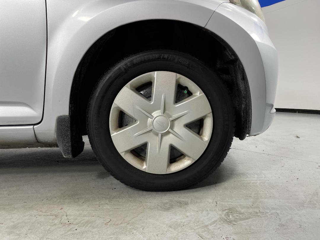 Photo '9' of Daihatsu Sirion