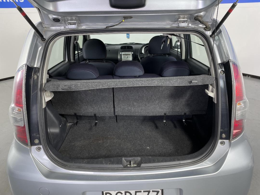 Photo '14' of Daihatsu Sirion