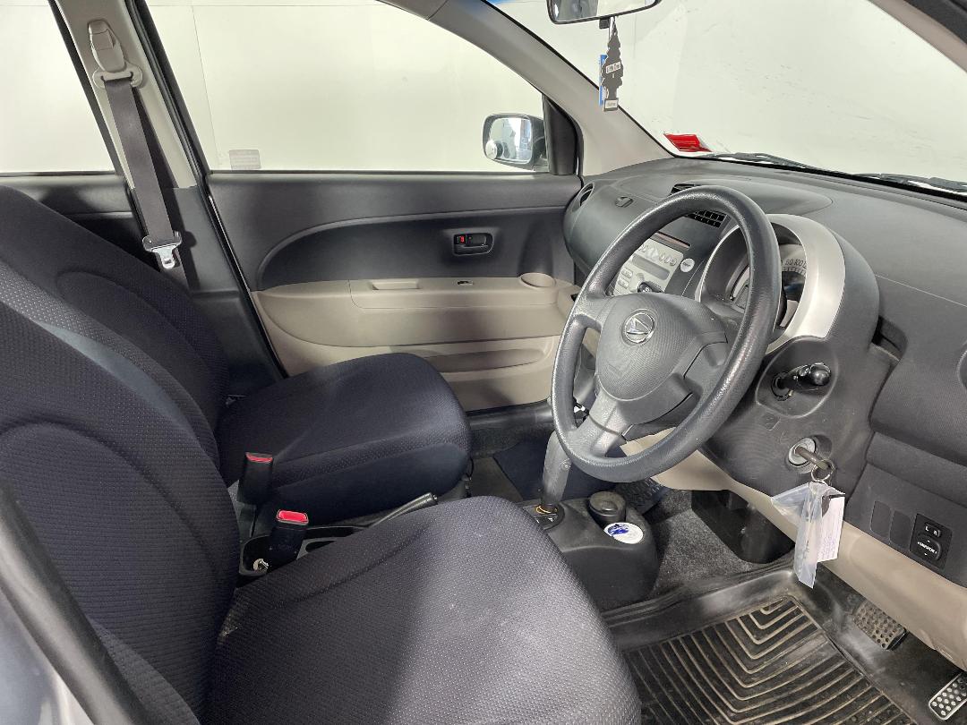 Photo '16' of Daihatsu Sirion