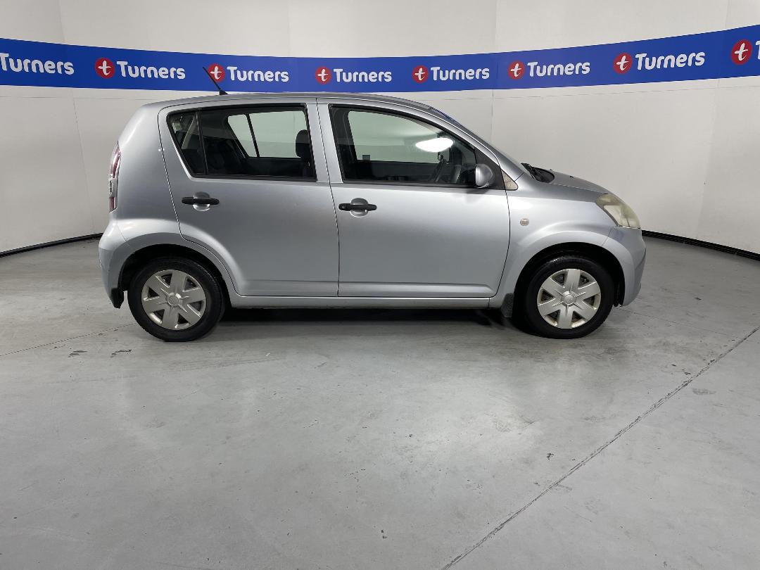 Photo '23' of Daihatsu Sirion