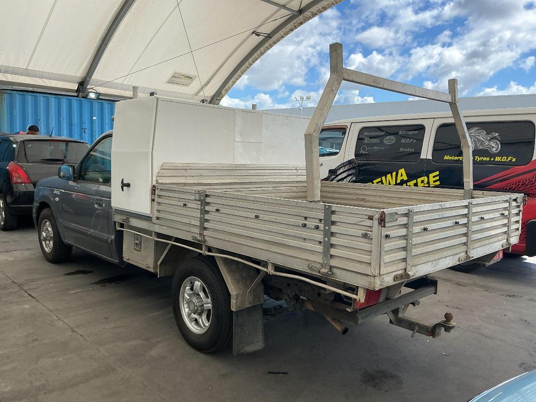 Photo '4' of Ford Courier XL C/C