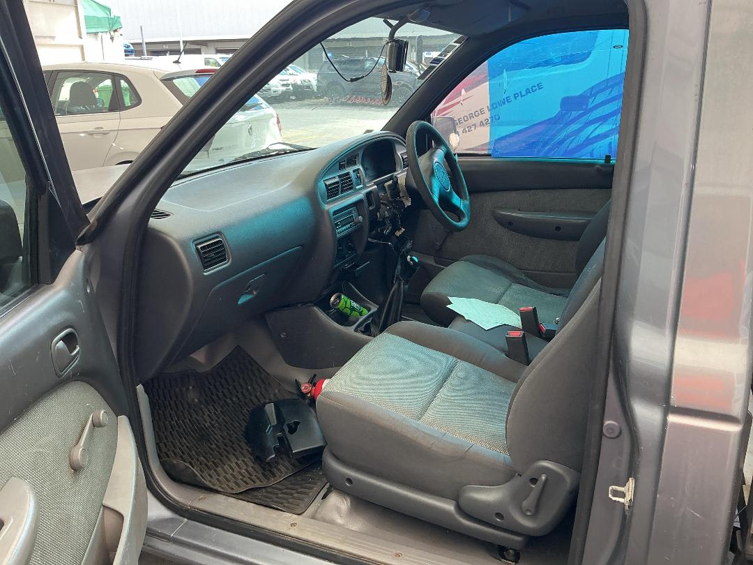 Photo '11' of Ford Courier XL C/C