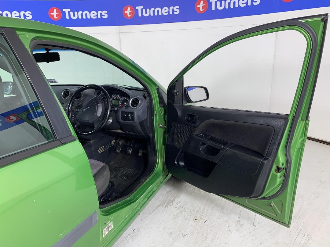 Photo '15' of Ford Fiesta