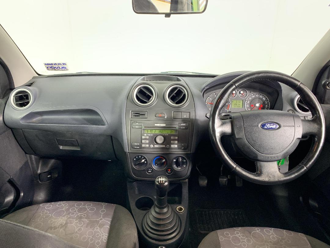 Photo '17' of Ford Fiesta