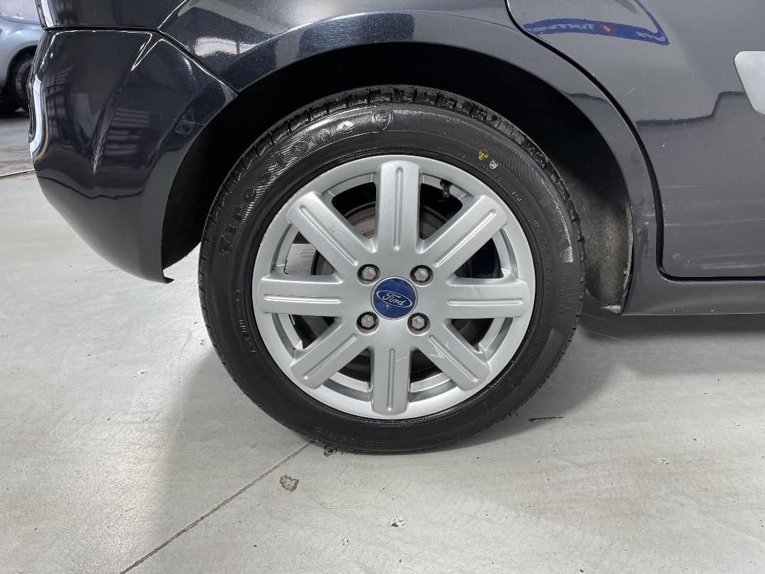 Photo '12' of Ford Fiesta