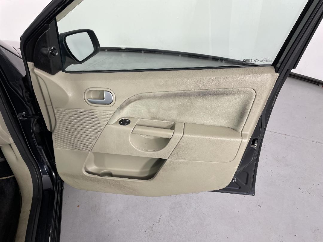 Photo '15' of Ford Fiesta