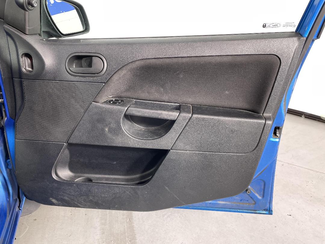 Photo '15' of Ford Fiesta