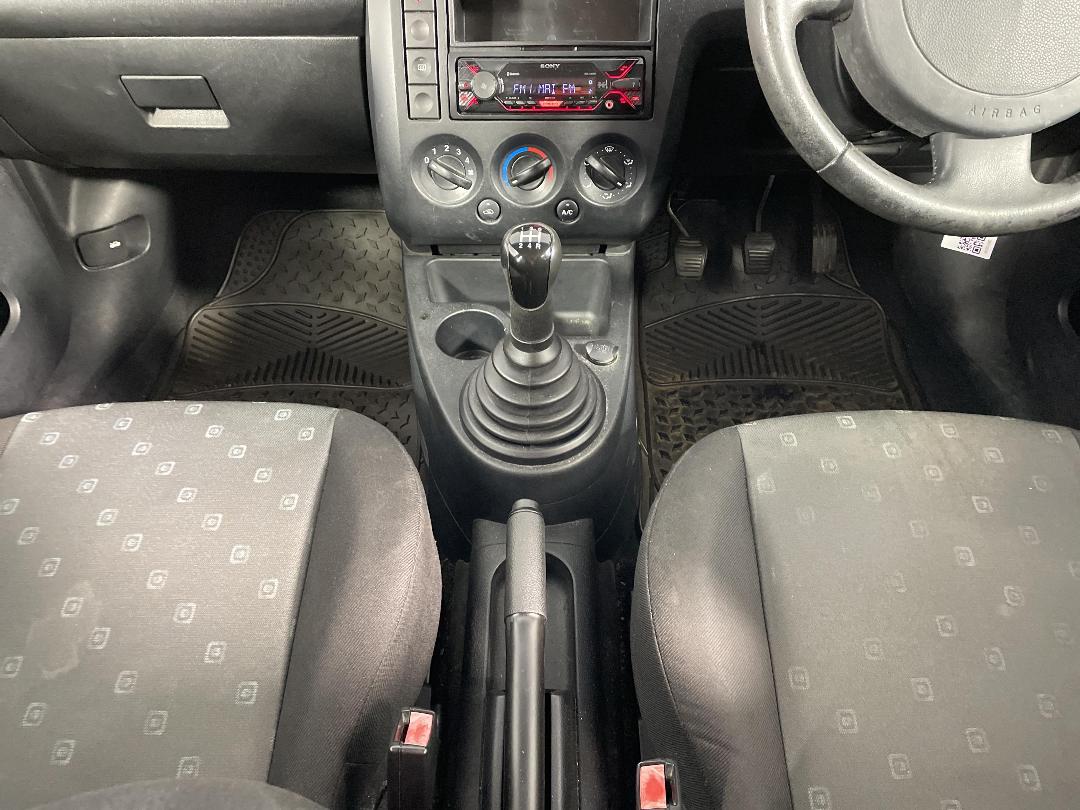 Photo '18' of Ford Fiesta