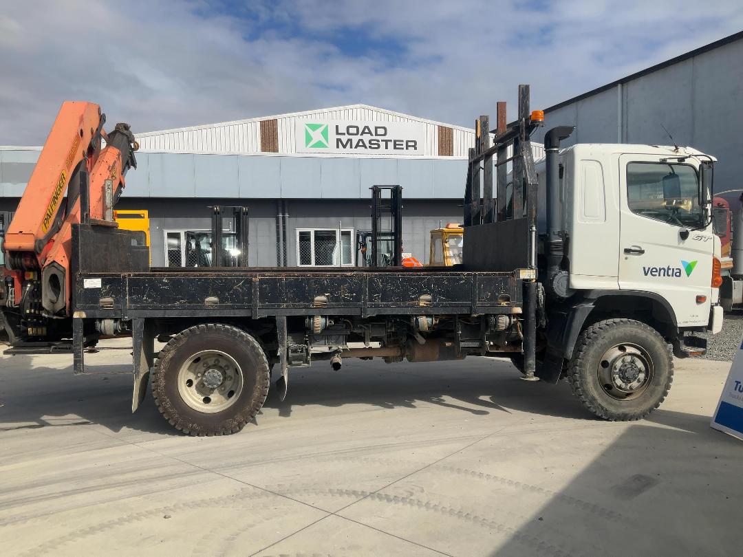 Photo '9' of Hino GT 1JHPHGU Flat Deck Crane Photo '9' of Hino GT 1JHPHGU Flat Deck Crane