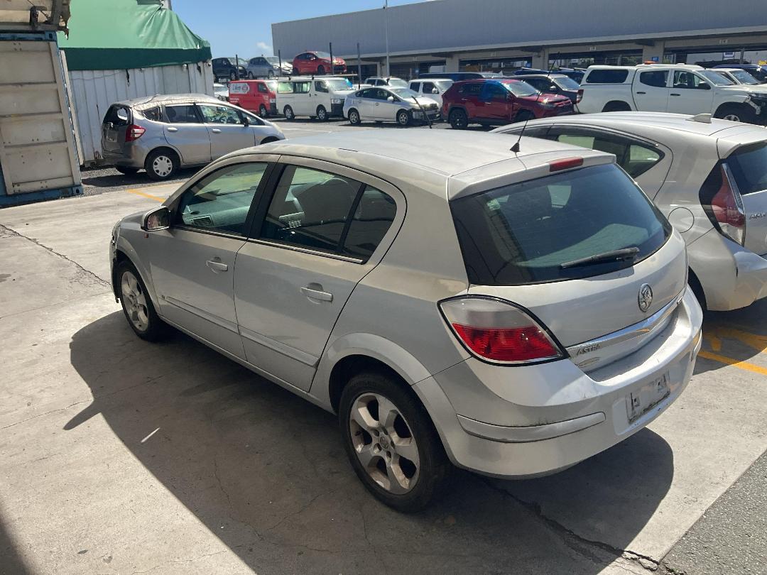 Photo '10' of Holden Astra CDX Photo '10' of Holden Astra CDX