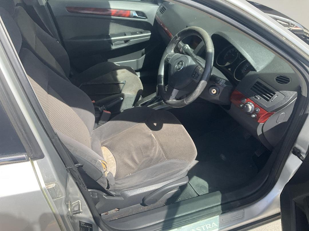 Photo '20' of Holden Astra CDX Photo '20' of Holden Astra CDX